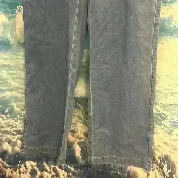 High-Waisted Sky Blue Jean Style Pants with Letter R and Adjustable Heart Chain - Picture 5 of 13